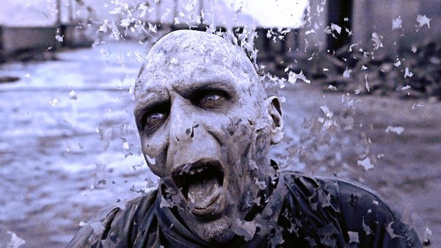 lord_voldemort_death_wallpaper_by_lisong24kobe-d5efll8[1]